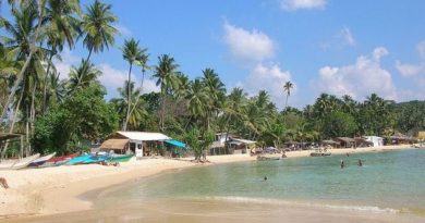 La plage d’Unawatuna, au Sud du Sri Lanka La plage d’Unawatuna, au Sud du Sri Lanka