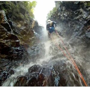 Canyoning en eaux chaudes à Thuès