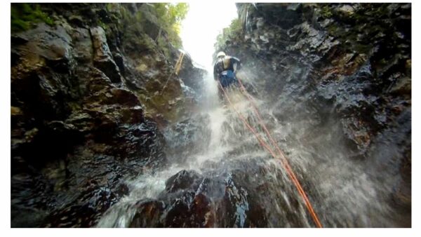 Canyoning en eaux chaudes à Thuès